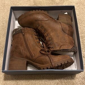 Carlos Santana Glinda Brown Lace-Up Chunky Sweater Ankle Boots 10 NIB
